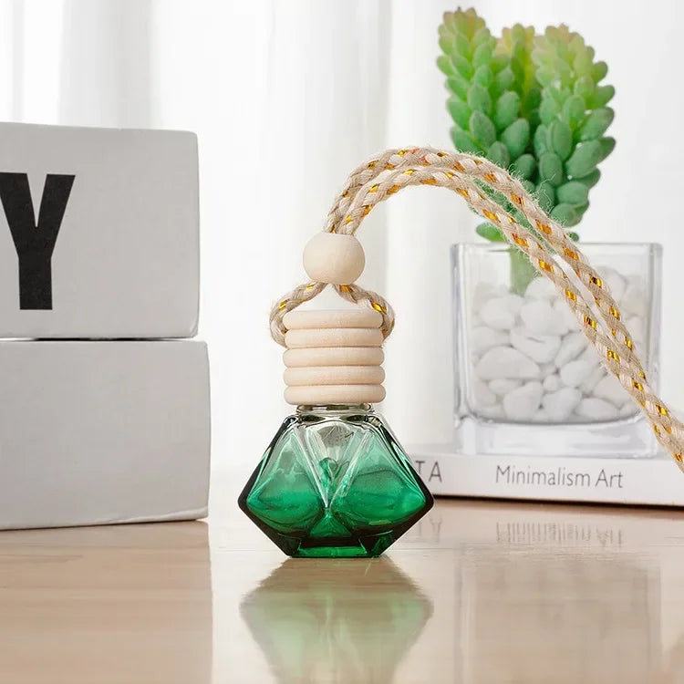 New Auto Aromatherapy Fragrance Pendent Bottle Perfume Diffuser Automotive Decoration Car Hanging Glass Bottle Empty Perfume