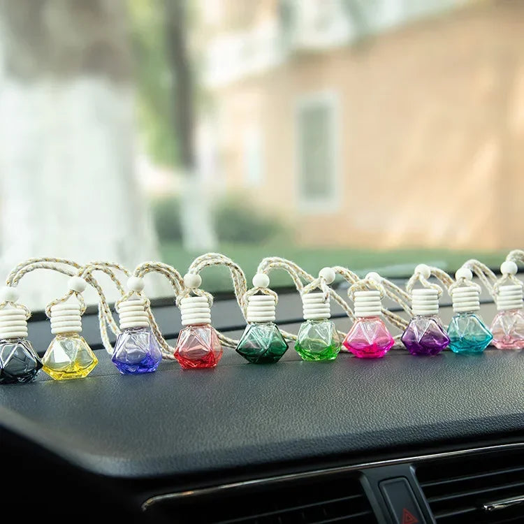 New Auto Aromatherapy Fragrance Pendent Bottle Perfume Diffuser Automotive Decoration Car Hanging Glass Bottle Empty Perfume
